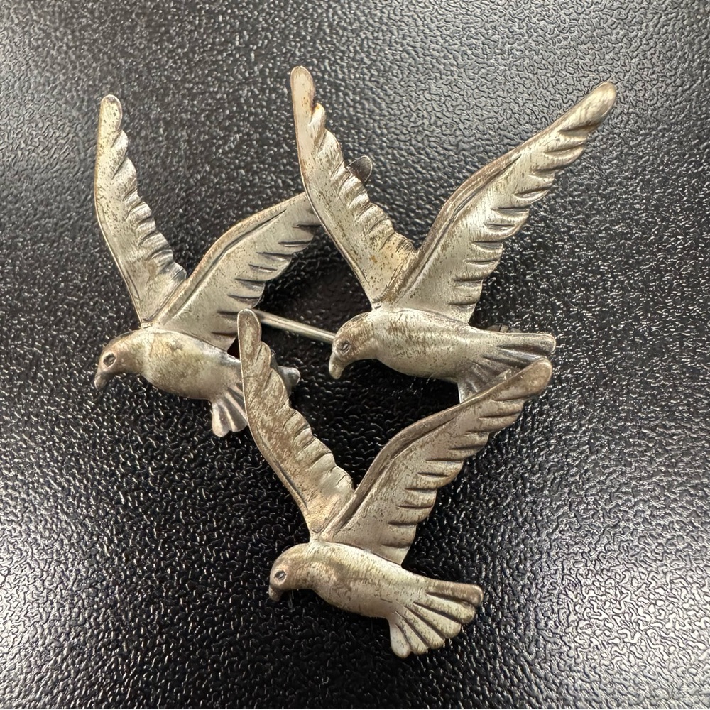 Beau Sterling Silver Seagull Flock, Bird Brooch, Pin Signed Vintage